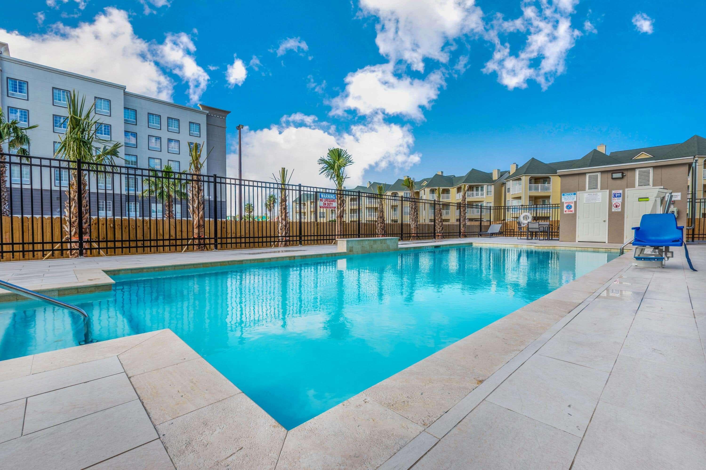 La Quinta Inn & Suites By Wyndham Galveston West Seawall Exterior photo